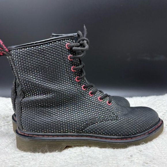 Dr. Martens Delaney Black Snakeskin Women’s 6 EU 37 Iridescent Mermaid Pink - Picture 1 of 8